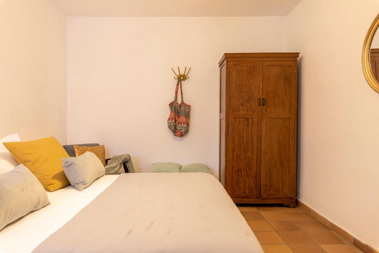 Andalusian Courtyard Apartment Seville Exterior photo
