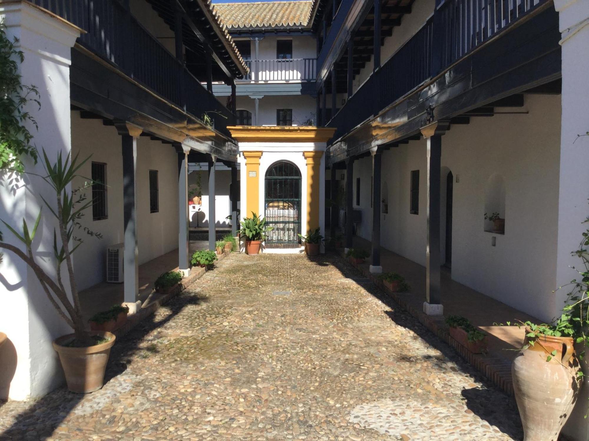 Andalusian Courtyard Apartment Seville Exterior photo