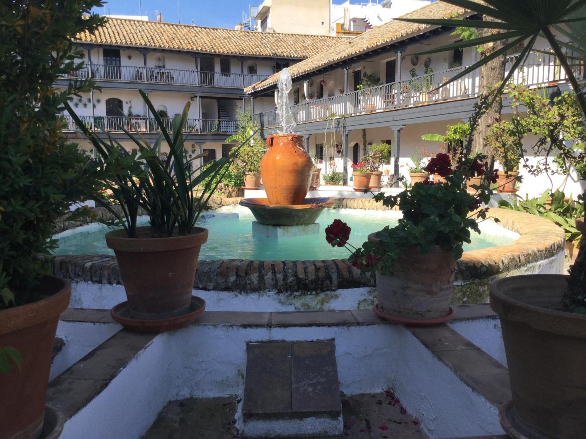 Andalusian Courtyard Apartment Seville Exterior photo