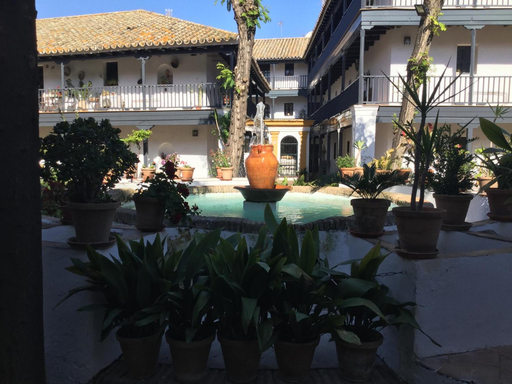 Andalusian Courtyard Apartment Seville Exterior photo