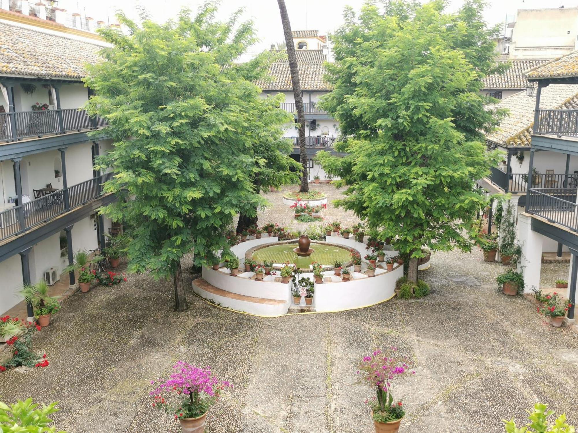 Andalusian Courtyard Apartment Seville Exterior photo