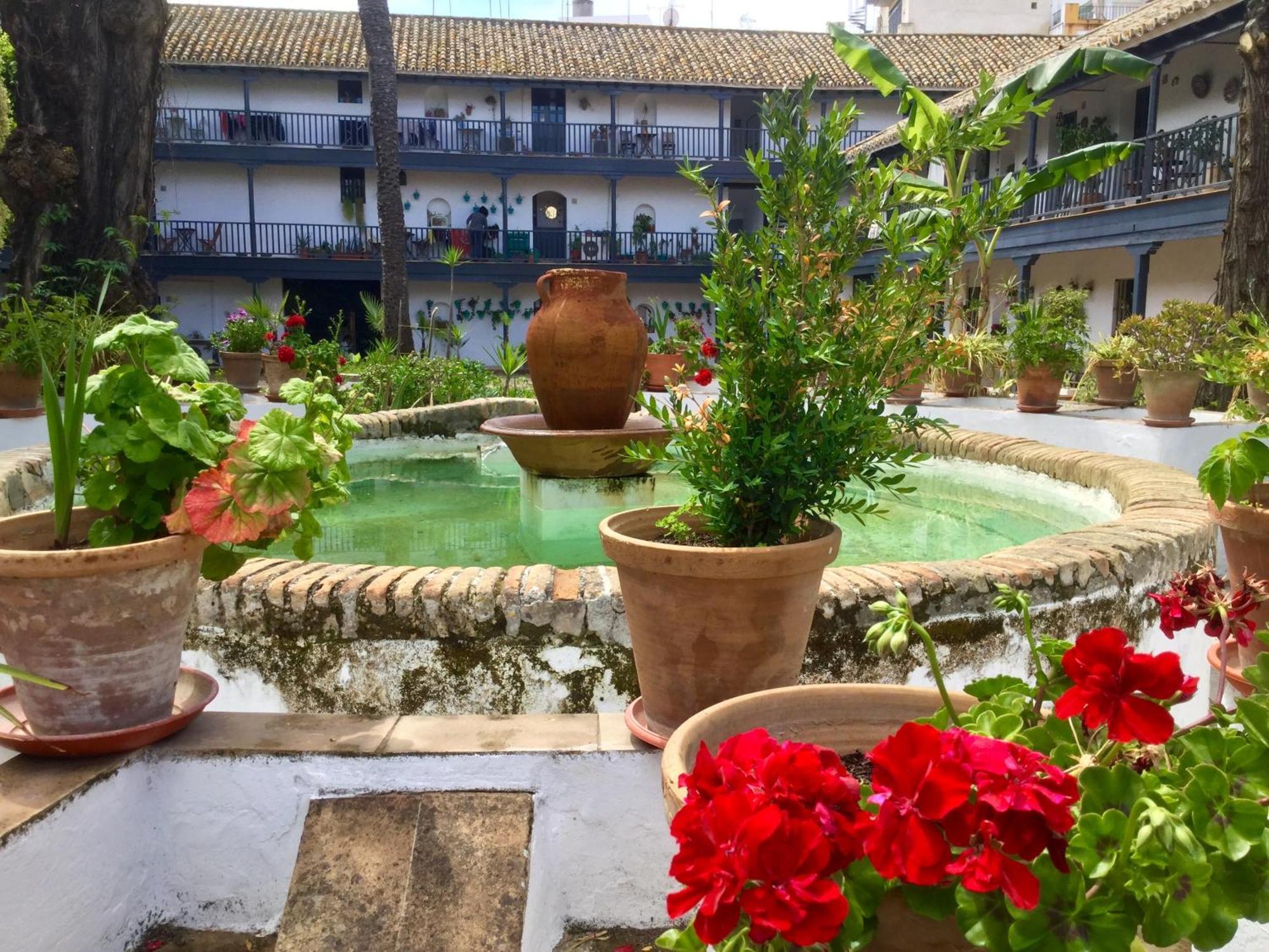 Andalusian Courtyard Apartment Seville Exterior photo