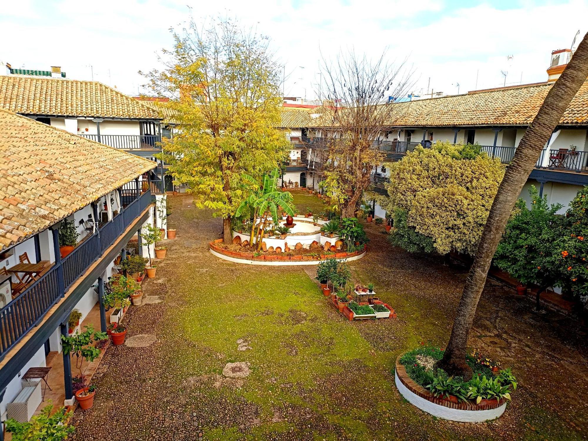 Andalusian Courtyard Apartment Seville Exterior photo