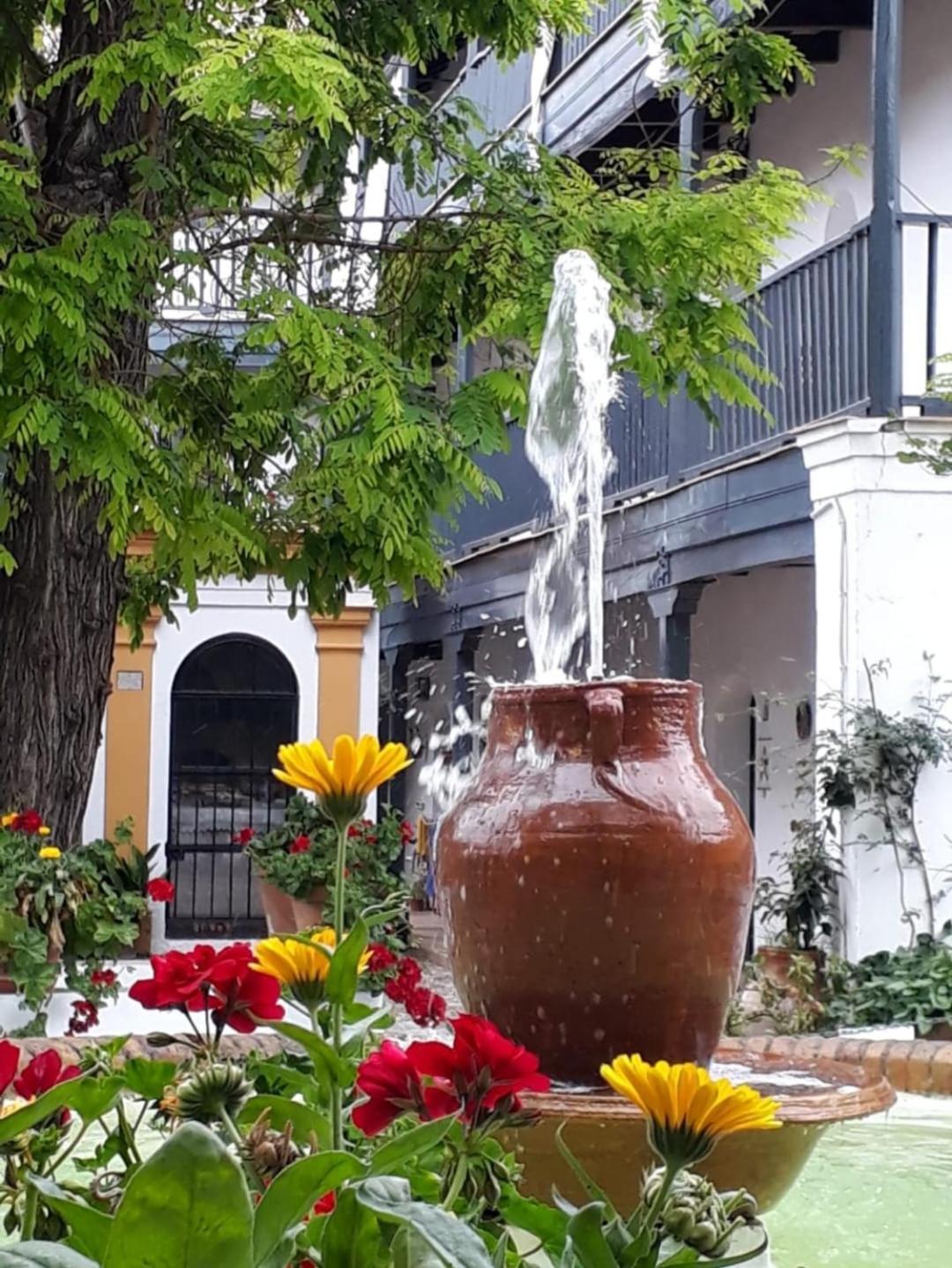Andalusian Courtyard Apartment Seville Exterior photo