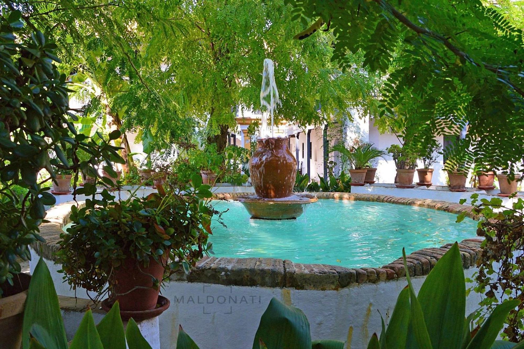 Andalusian Courtyard Apartment Seville Exterior photo